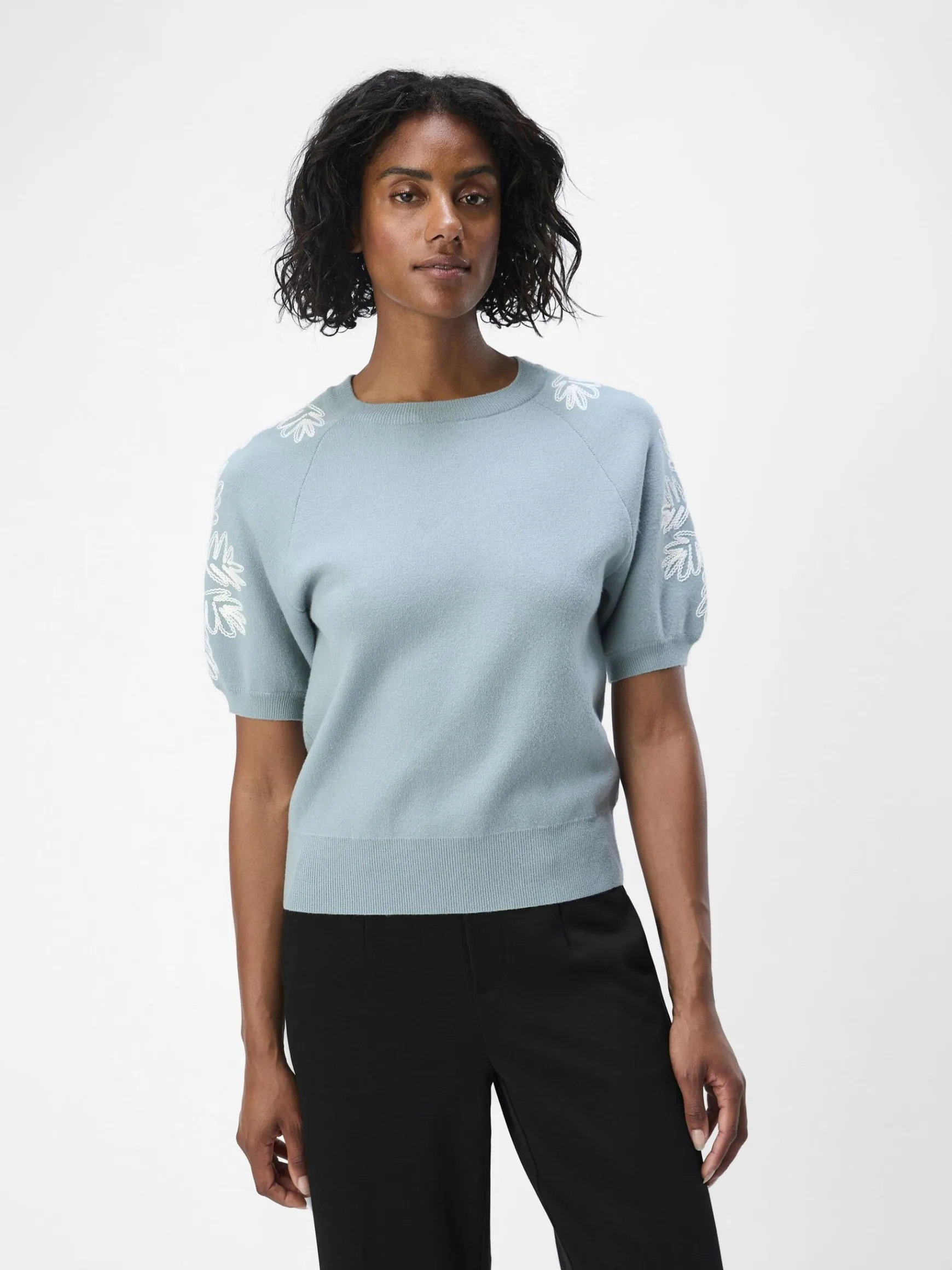 Dame OBJECT BRODERET STRIKKET TOP