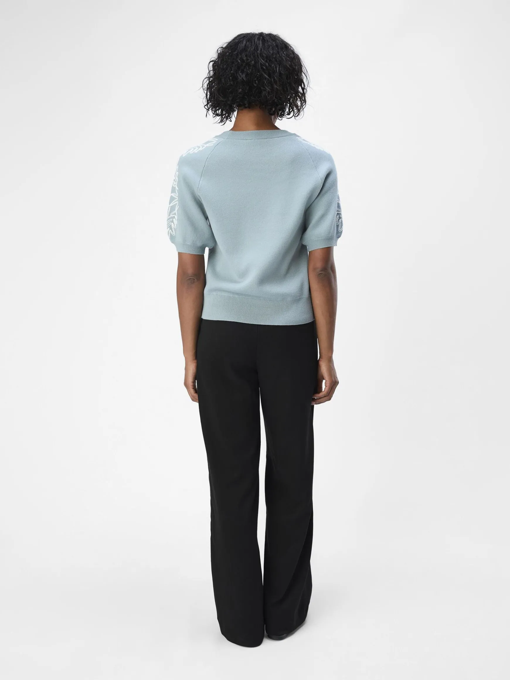 Dame OBJECT BRODERET STRIKKET TOP