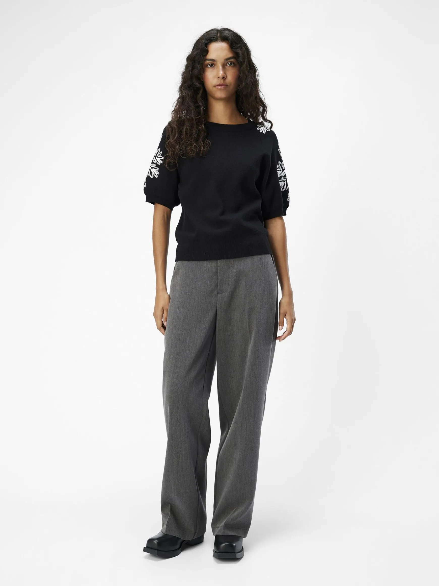 Dame OBJECT BRODERET STRIKKET TOP