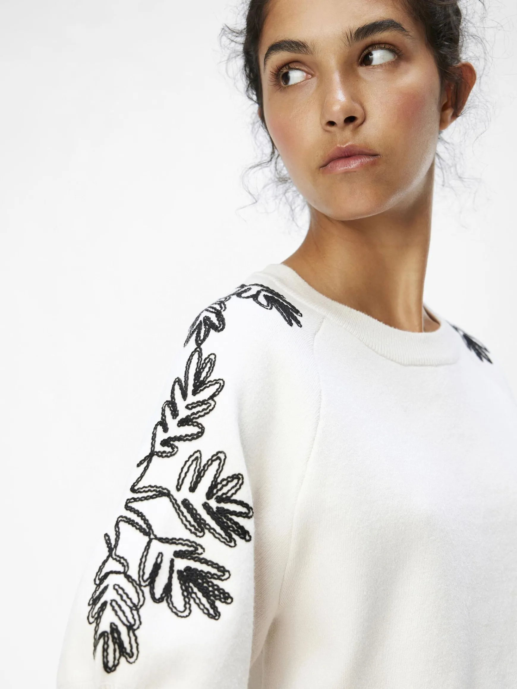 Dame OBJECT BRODERET STRIKKET TOP