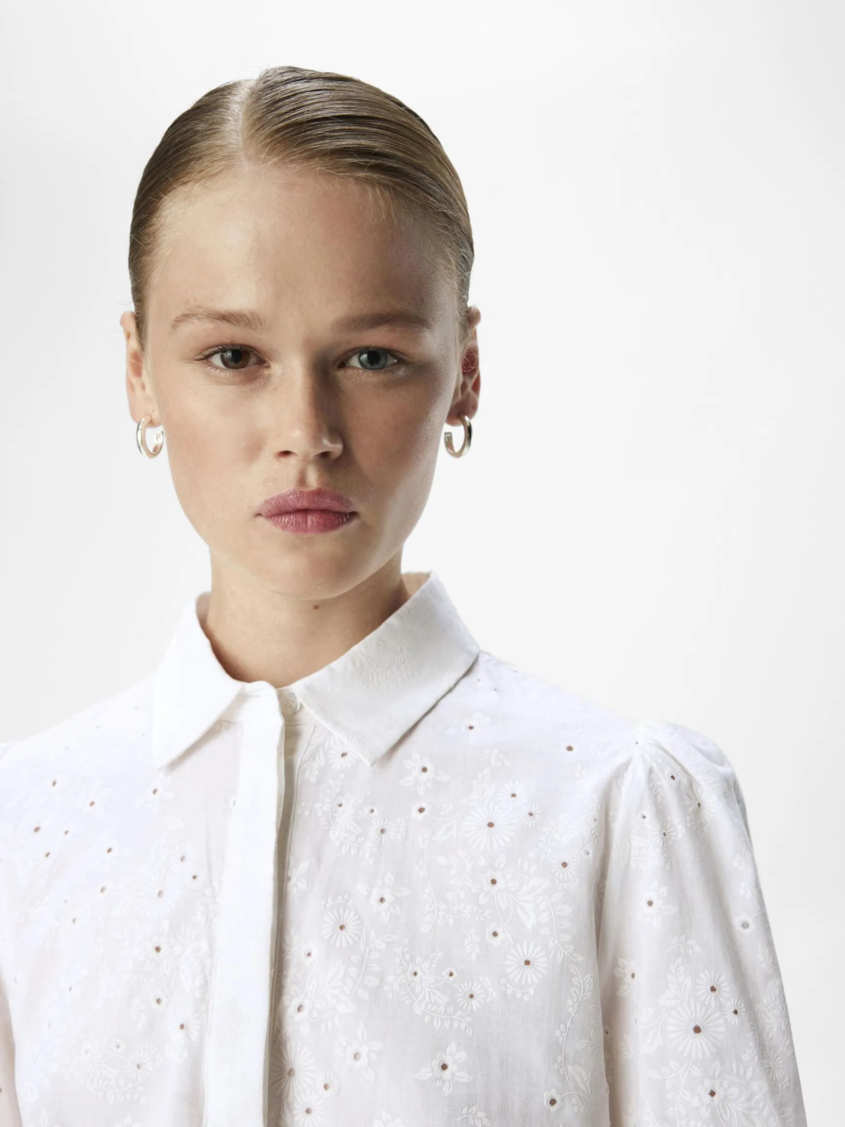 Dame OBJECT BRODERIE ANGLAISE SKJORTE