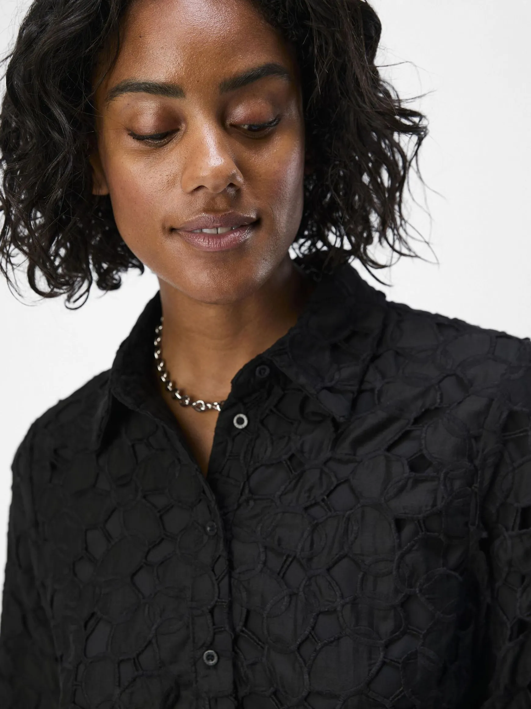 Dame OBJECT BRODERIE ANGLAISE SKJORTE