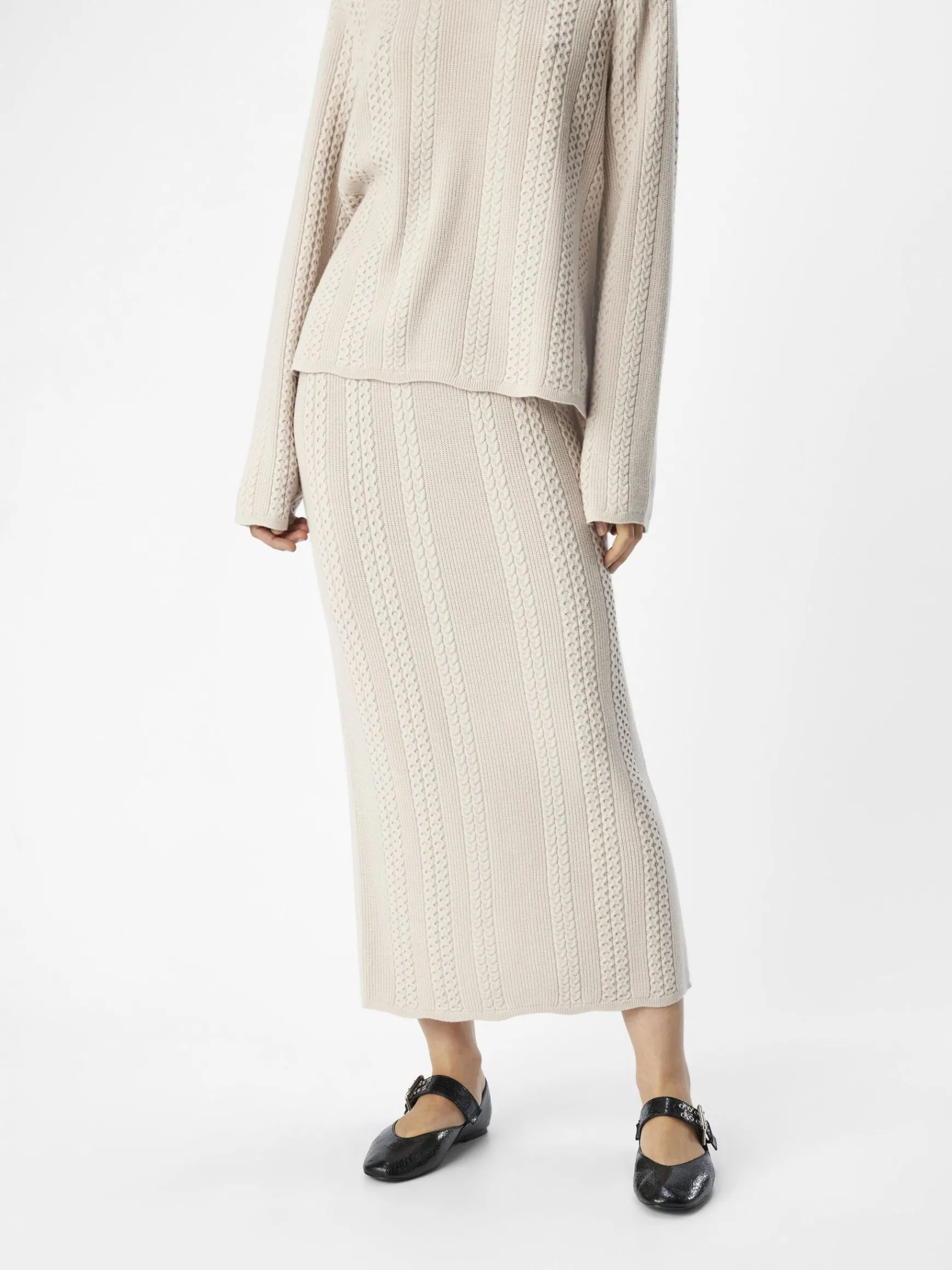 Dame OBJECT OBJREYNARD STRIKKET NEDERDEL