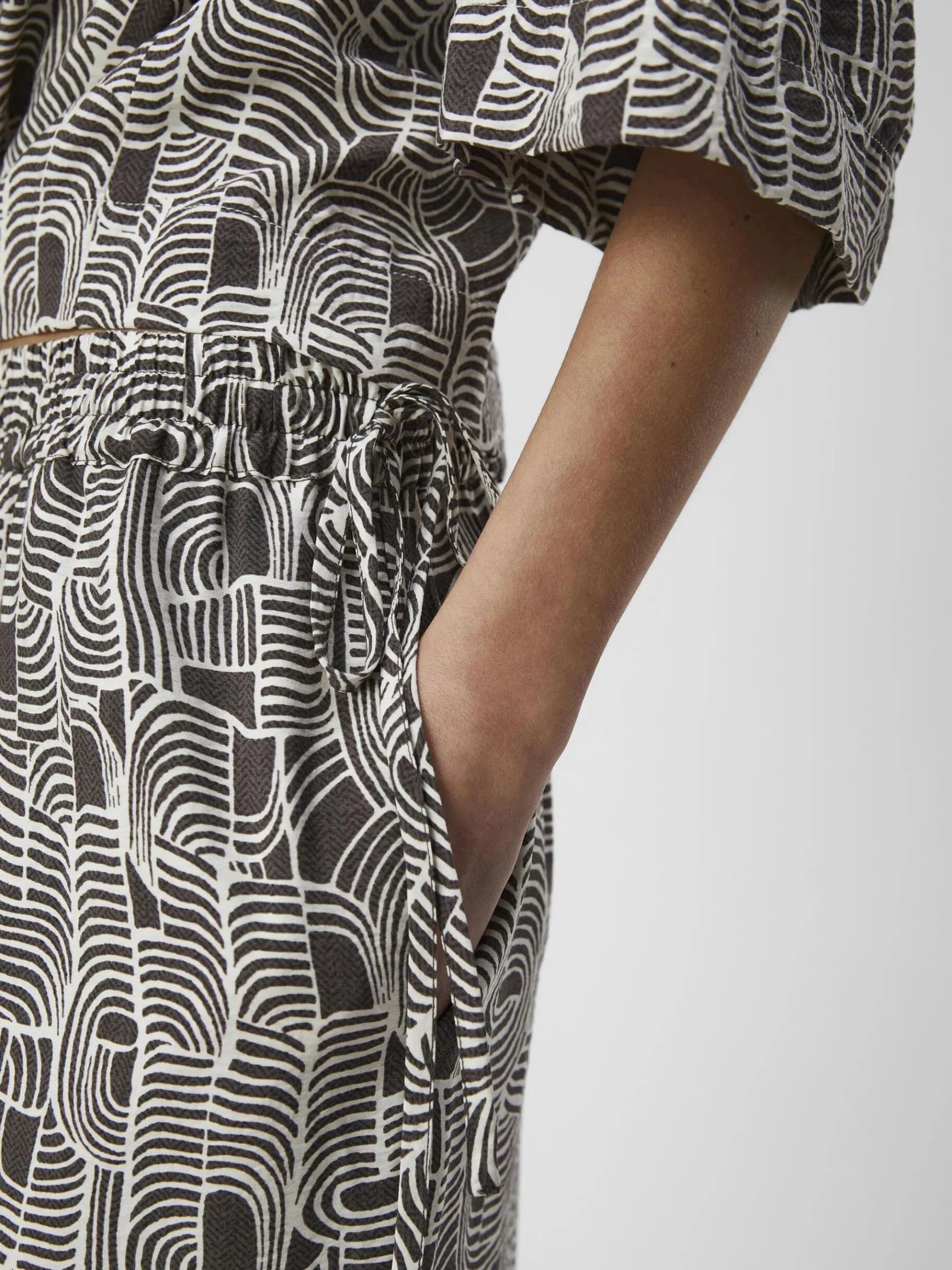 Dame OBJECT PRINTET BREDE BUKSER