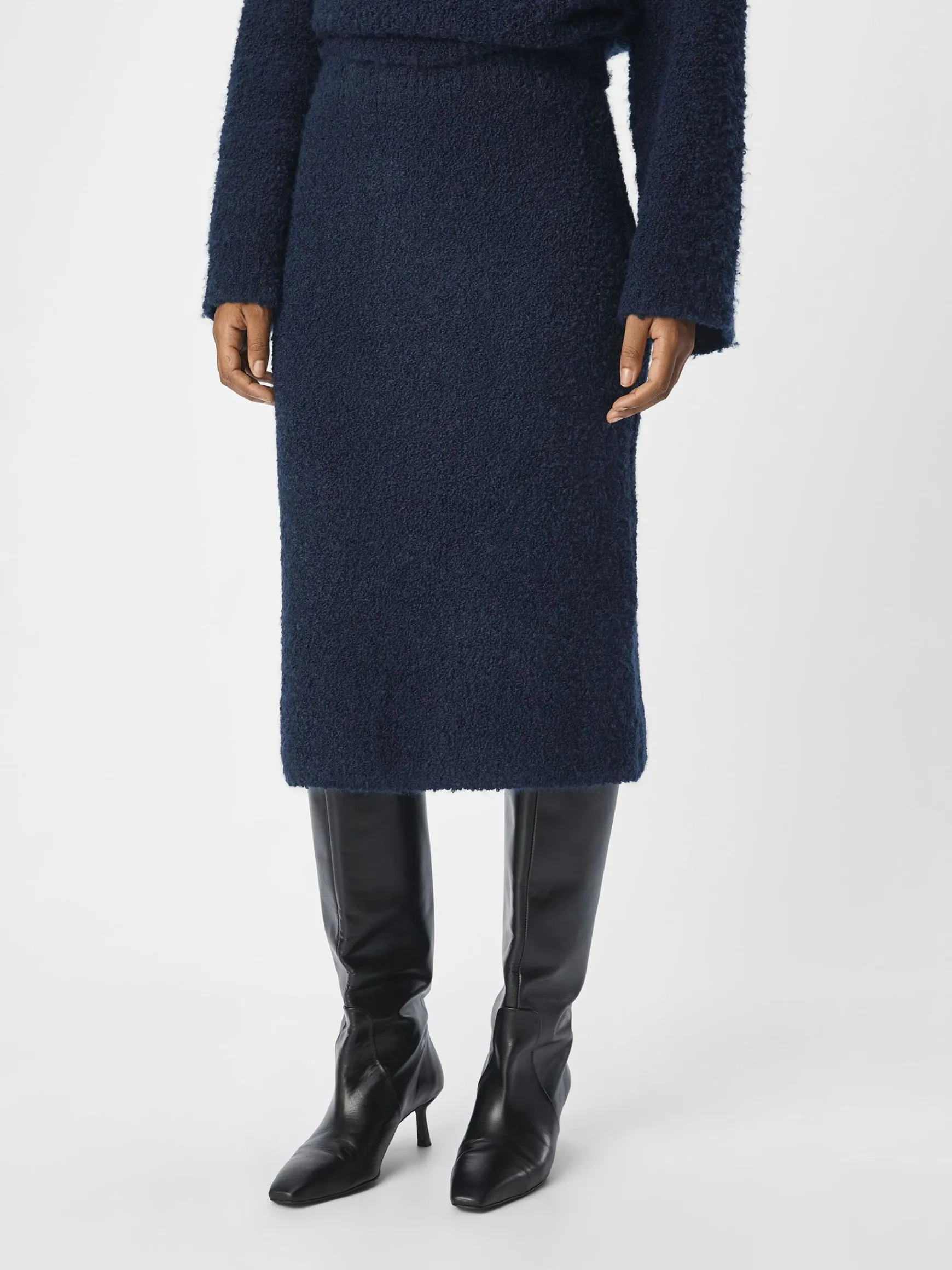 Dame OBJECT STRIKKET MIDINEDERDEL