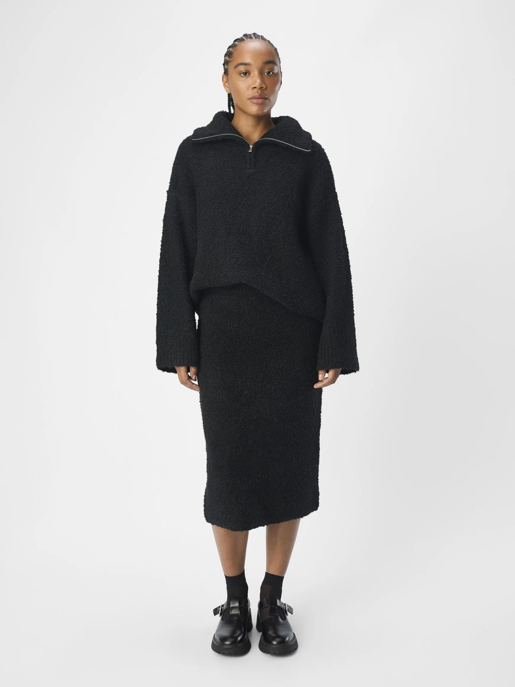 Dame OBJECT STRIKKET MIDINEDERDEL