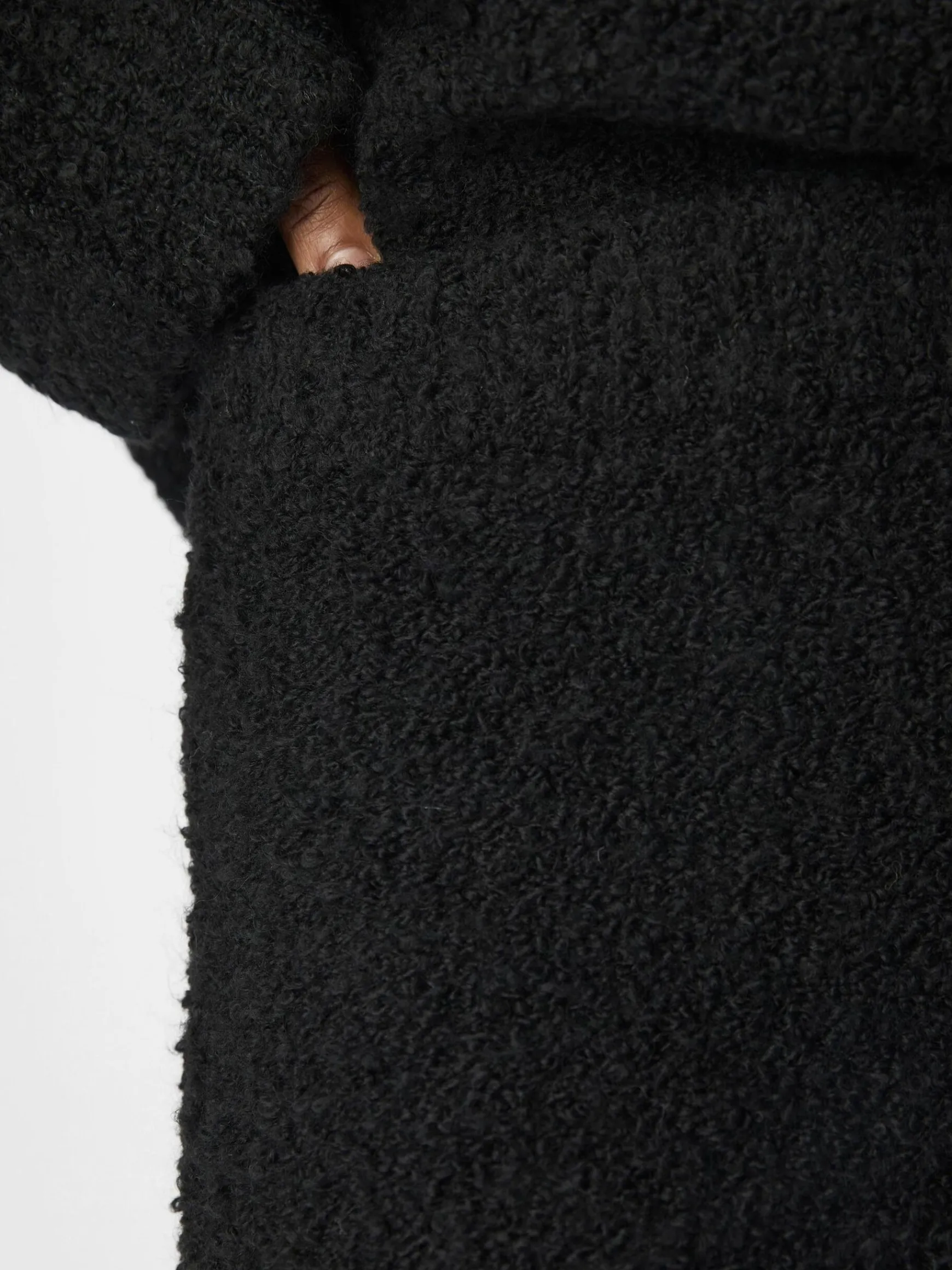 Dame OBJECT STRIKKET MIDINEDERDEL